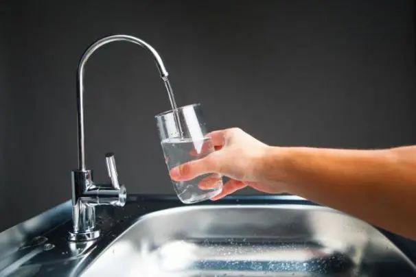 Are you still hesitating about installing a home water purifier?